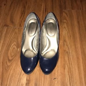 Kelly & Katie Navy heels